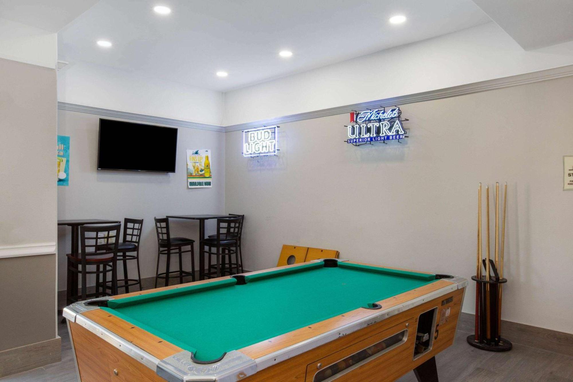 La Quinta Inn Suites By Wyndham Raymondville Harlingen Экстерьер фото
