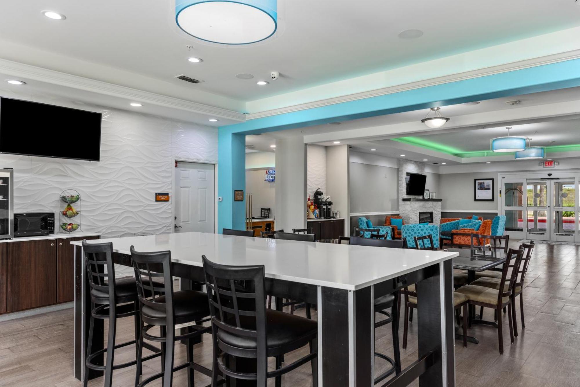 La Quinta Inn Suites By Wyndham Raymondville Harlingen Экстерьер фото