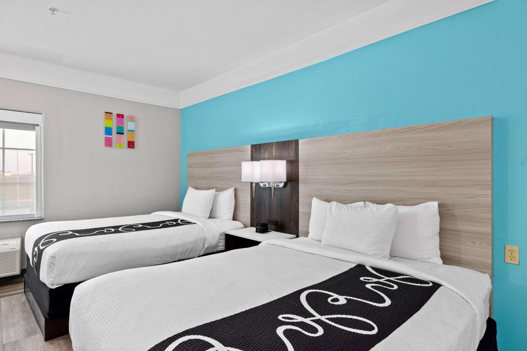 La Quinta Inn Suites By Wyndham Raymondville Harlingen Экстерьер фото