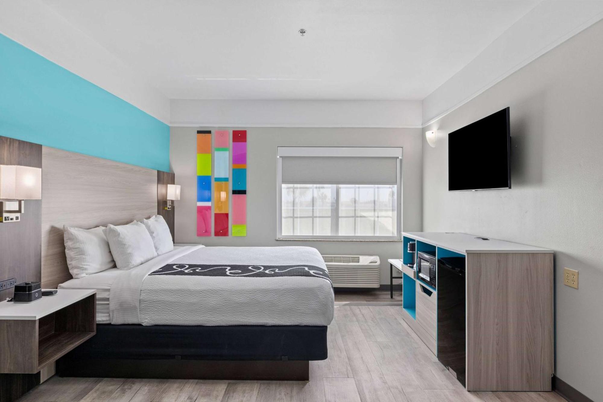 La Quinta Inn Suites By Wyndham Raymondville Harlingen Экстерьер фото