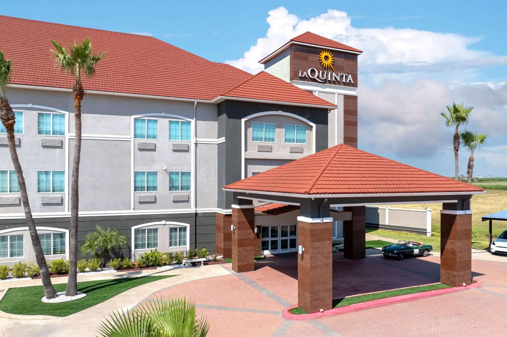 La Quinta Inn Suites By Wyndham Raymondville Harlingen Экстерьер фото