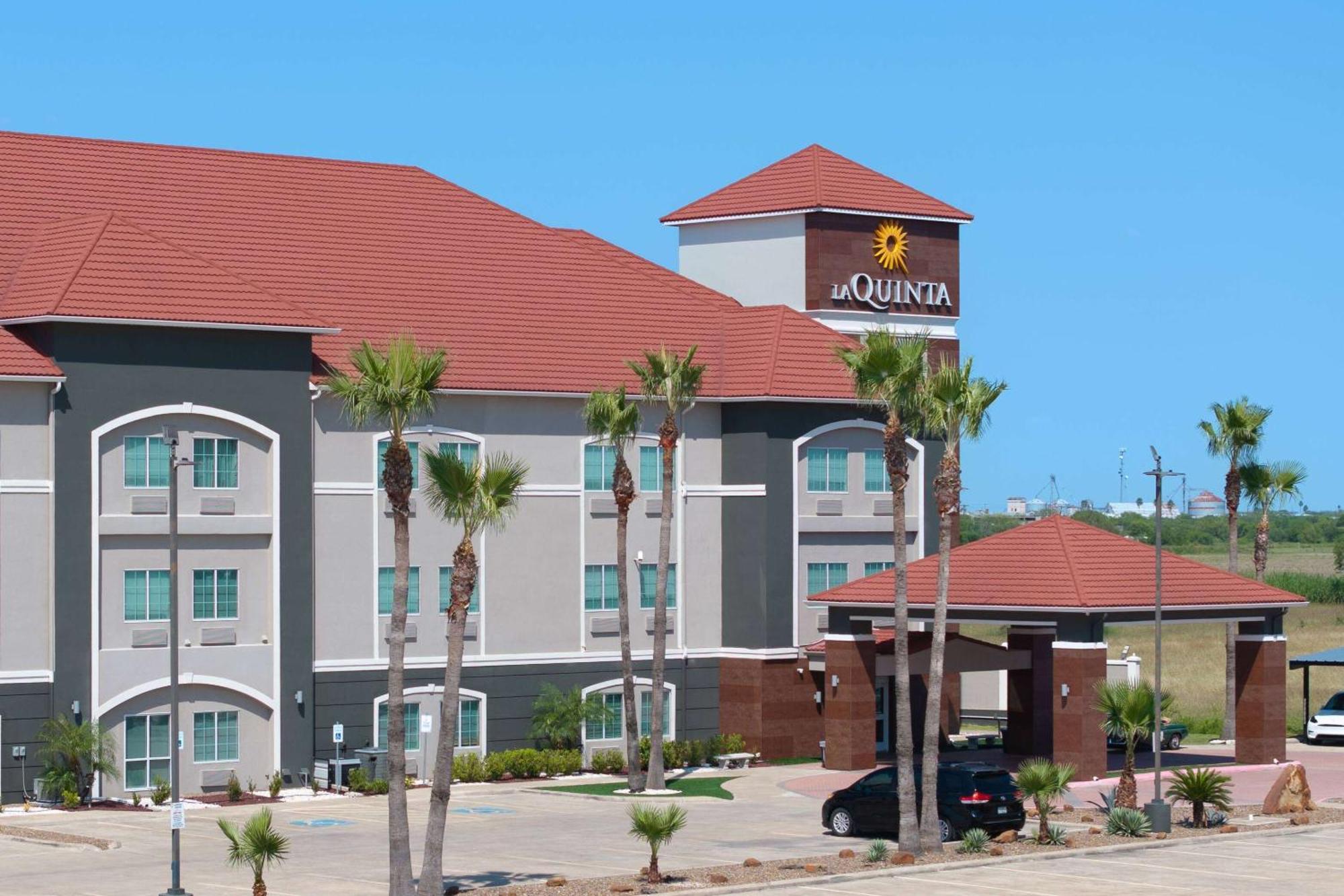 La Quinta Inn Suites By Wyndham Raymondville Harlingen Экстерьер фото