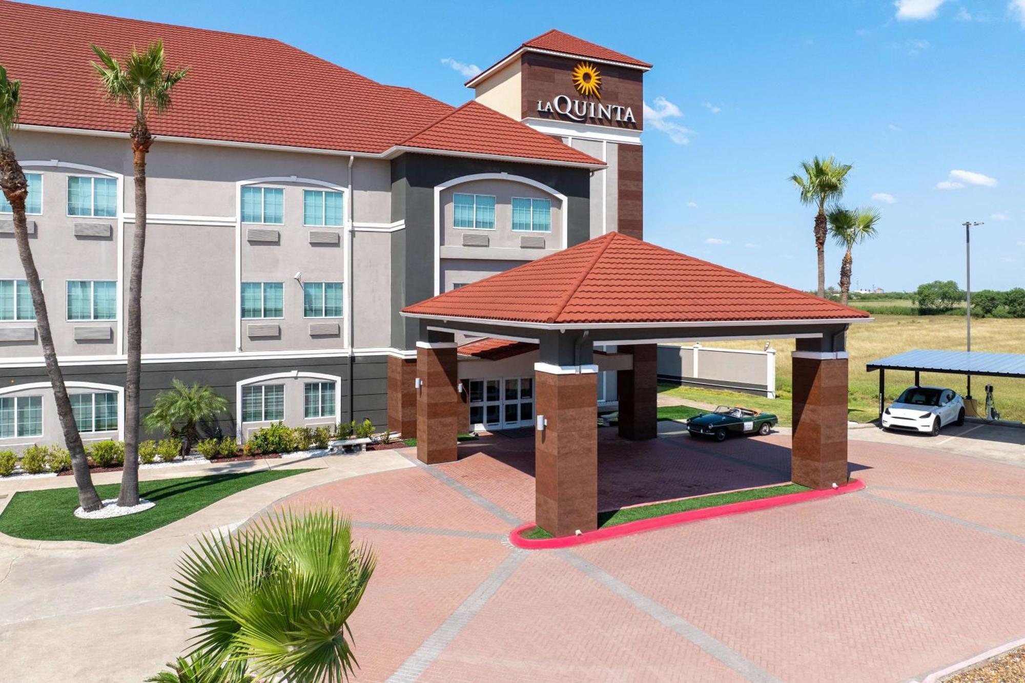 La Quinta Inn Suites By Wyndham Raymondville Harlingen Экстерьер фото